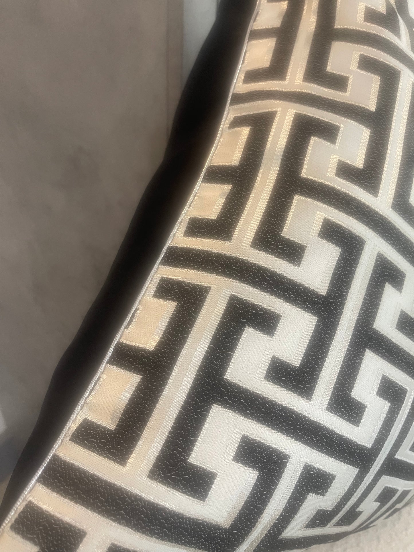 Black silver maze