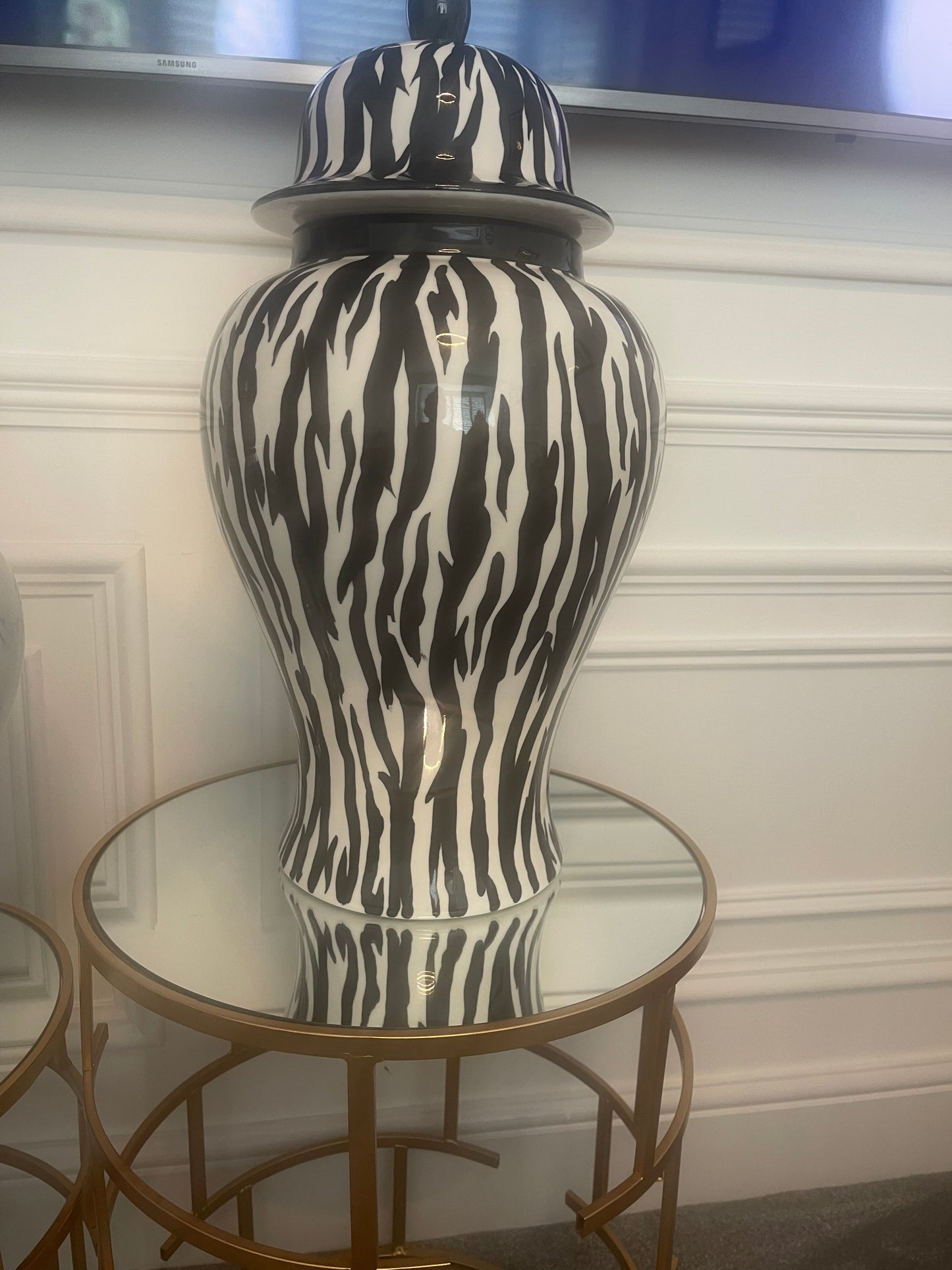 Black & white ginger jar extra large