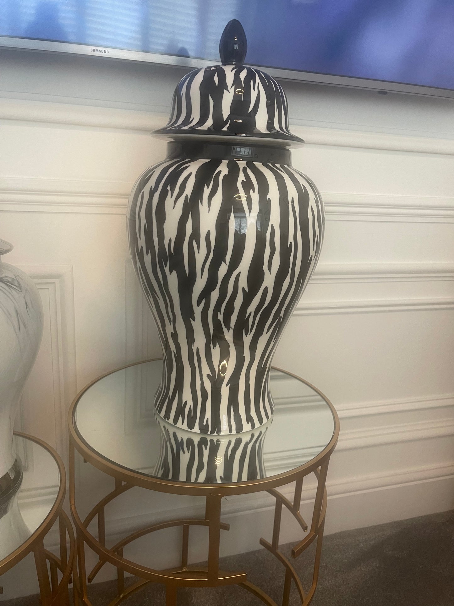 Black & white ginger jar extra large