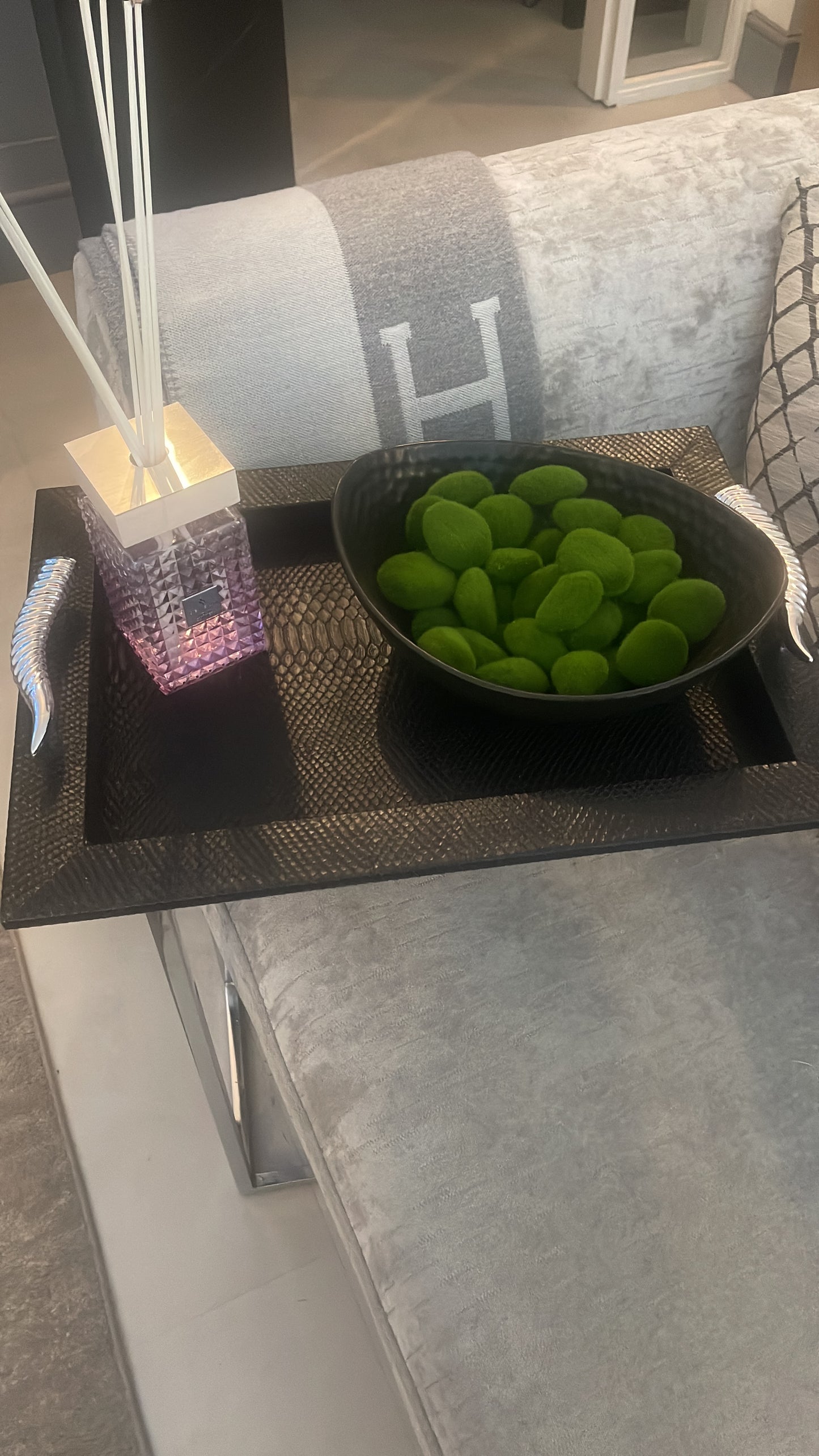 Black textured print tray