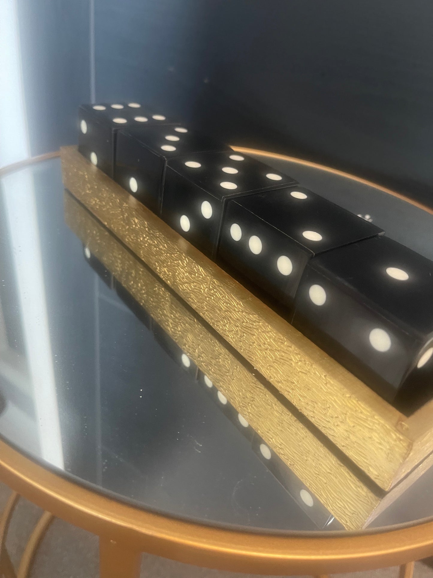 Black & gold dice set