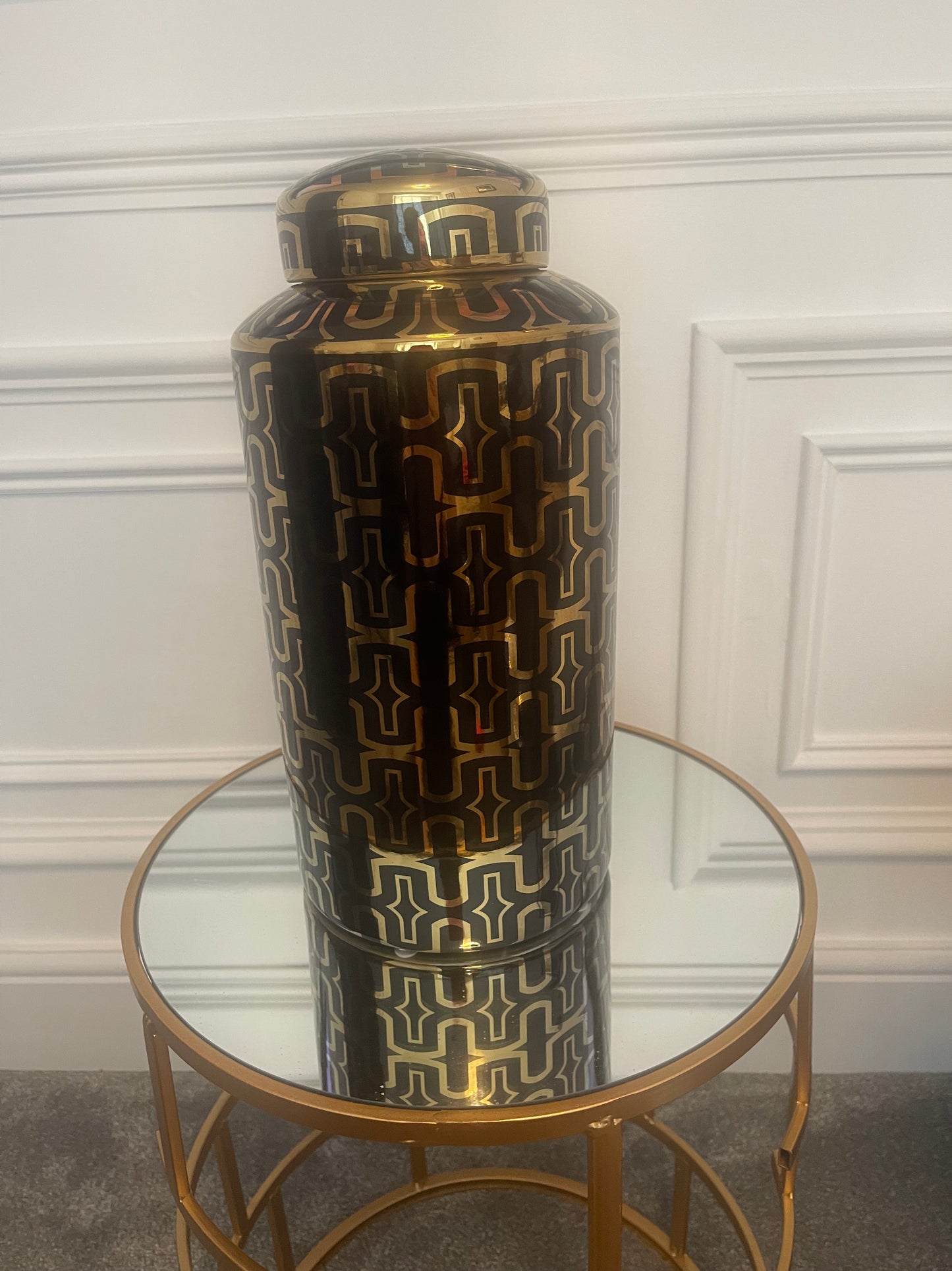 Black & gold round vase large