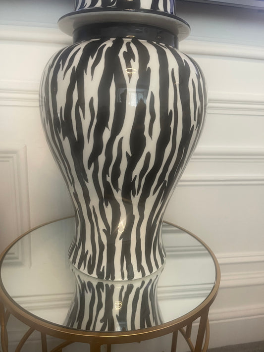 Black & white ginger jar extra large