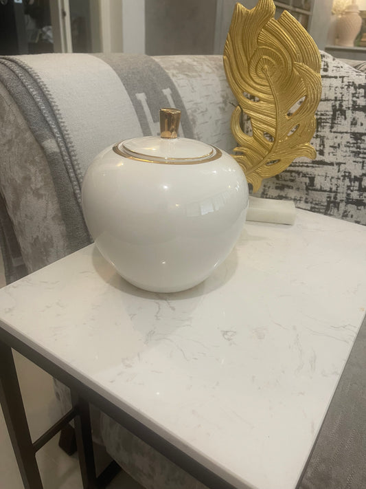 Apple vase